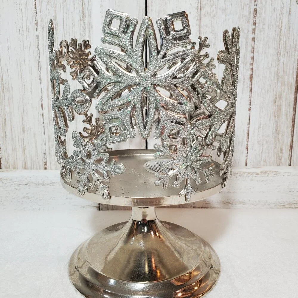 Bath & Body Works Snowflake Pedestal 3-Wick Candle Holder Sleeve Silver Glitter